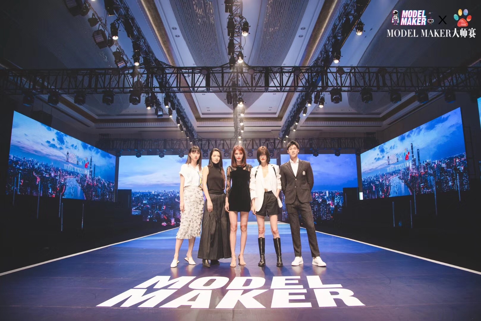 青島燈光音響租賃,青島演出設備租賃,青島LED屏租賃,青島舞美制作搭建